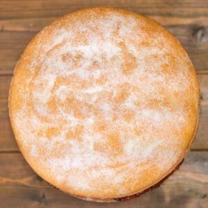 Victoria Sponge Round Cake